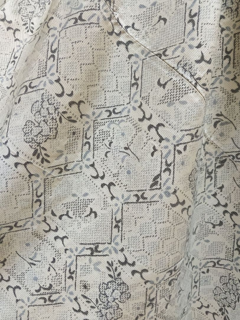 着物リメイク♧フレアーワンピース紬幾何学模様花柄♧白地正絹