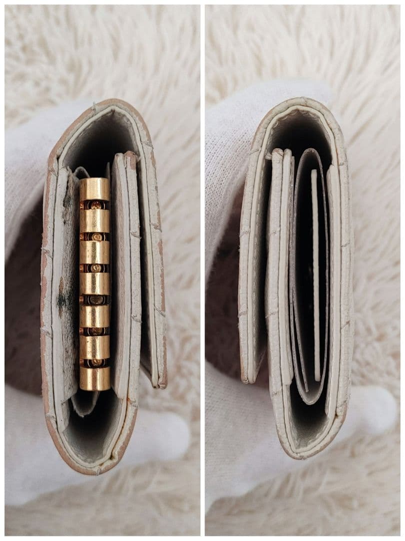 Saint Laurent　キーケース　キャビアスキン　ゴールドロゴ　アイボリー