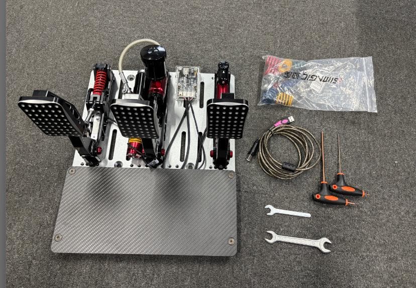 Y*8様 展示品Simagic P2000-100kg ペダル 正規品 外箱なし