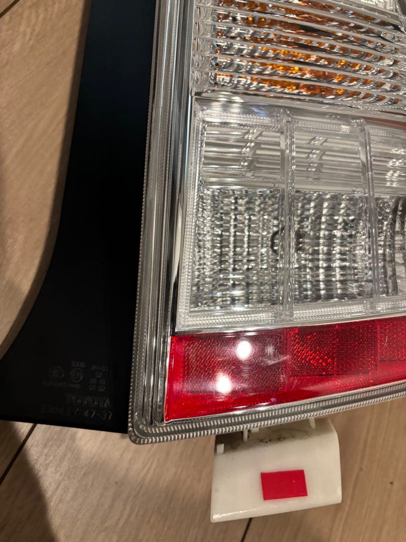 プリウス30系 テールランプ 左右セット 純正 美品