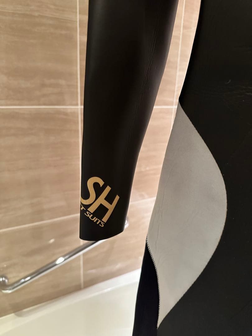 柔らかい　RASH ラッシュ ウェットスーツ 裏起毛　3×5ミリ