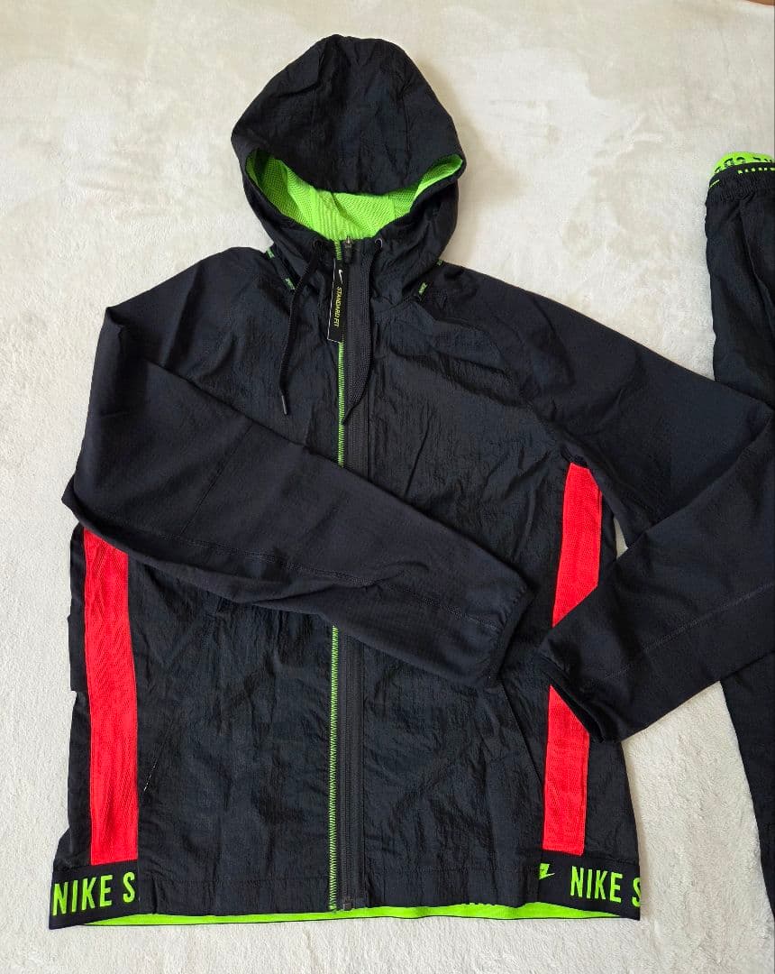 未使用・即購入可☆NIKEナイキ【 Lサイズ】セットアップ 上下セット ジャージ