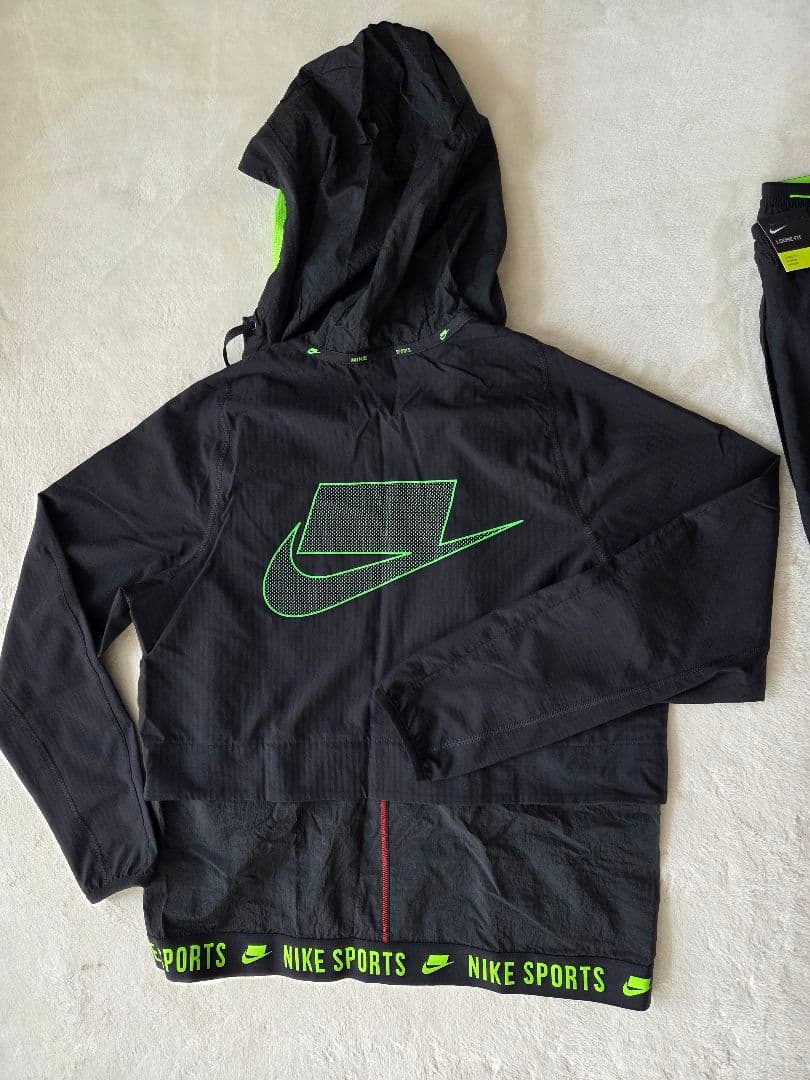 未使用・即購入可☆NIKEナイキ【 Lサイズ】セットアップ 上下セット ジャージ