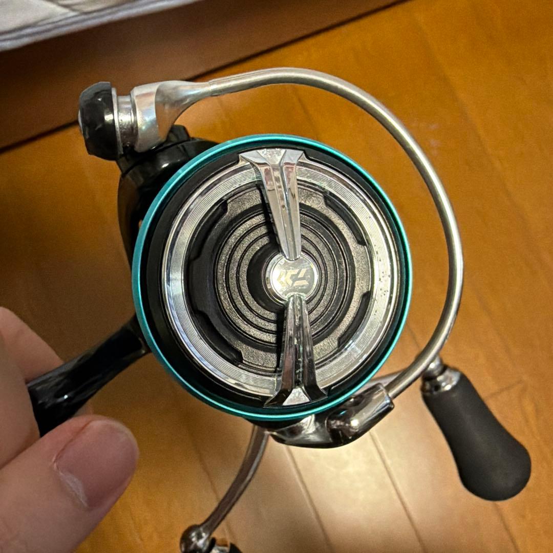 米*軍様 エメラルダス 2500S-H-DH スピニングリール　訳あり