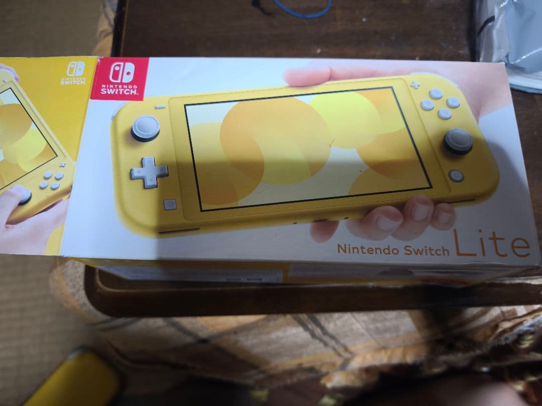 Nintendo Switch Lite イエロー　ジャンク　箱付き