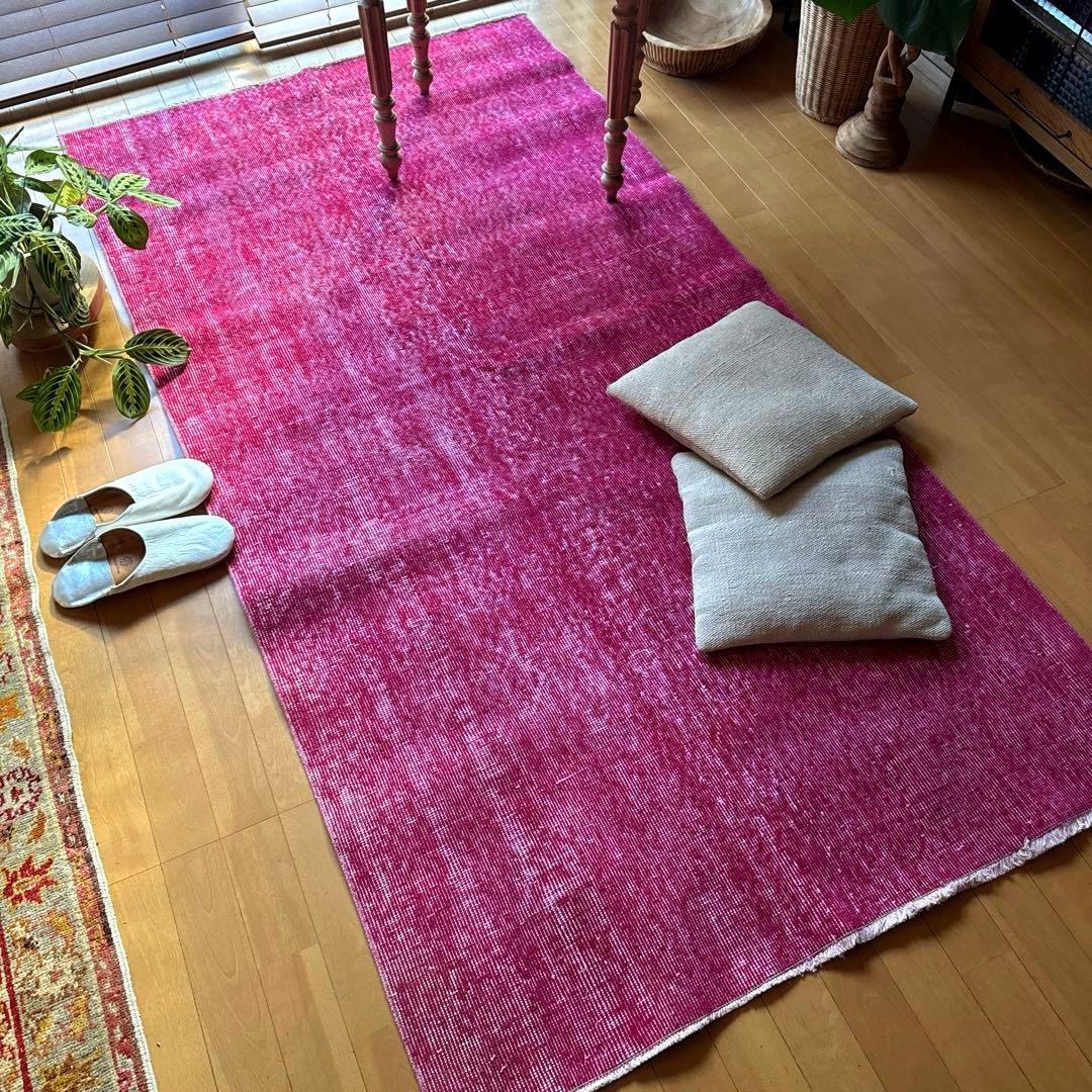 貴重106×205ビビッドピンクオーバーダイ　ワンカラー　トルコヴィンテージラグ