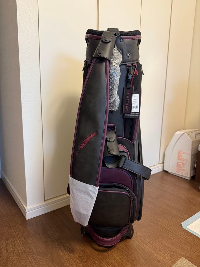 Fourteen キャディバッグ 黒と紫