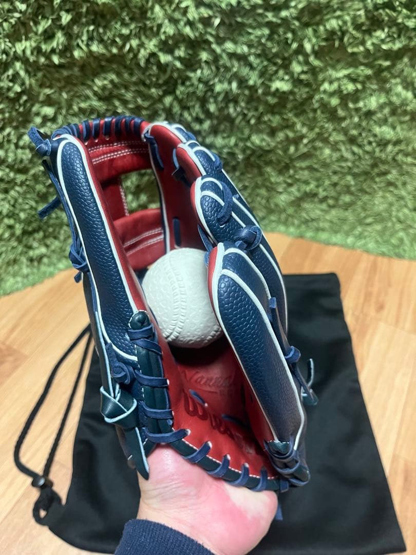 美品●ウィルソン ワナビーヒーローデュアル 軟式内野手用86型 ネイビーSS