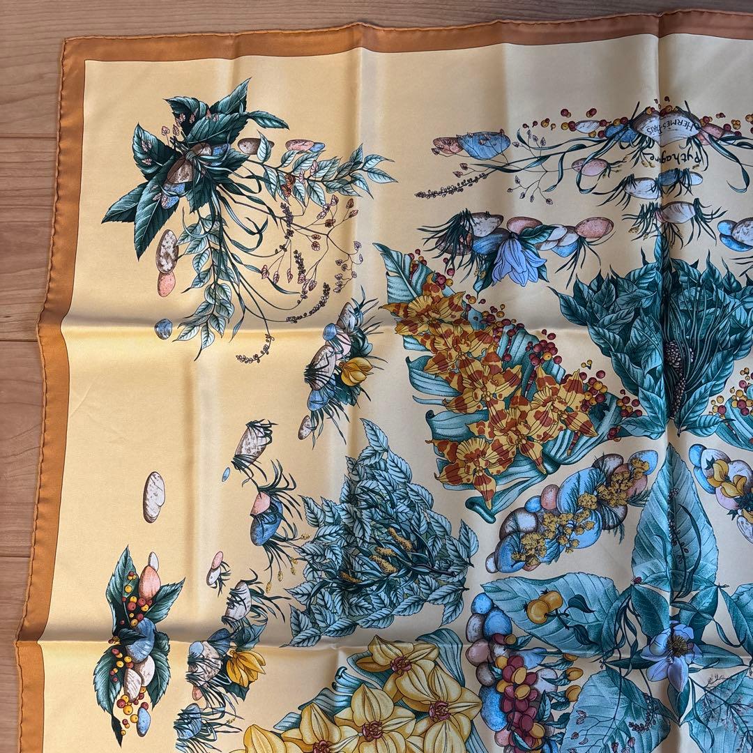 エルメススカーフカレ90ピタゴラスベージュ系