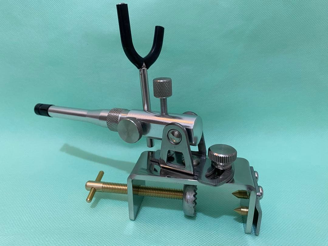 新品未使用、ヘラブナ用金属万力、ヘラ万力、砲台スノーピーク ダイワ竿受け へら