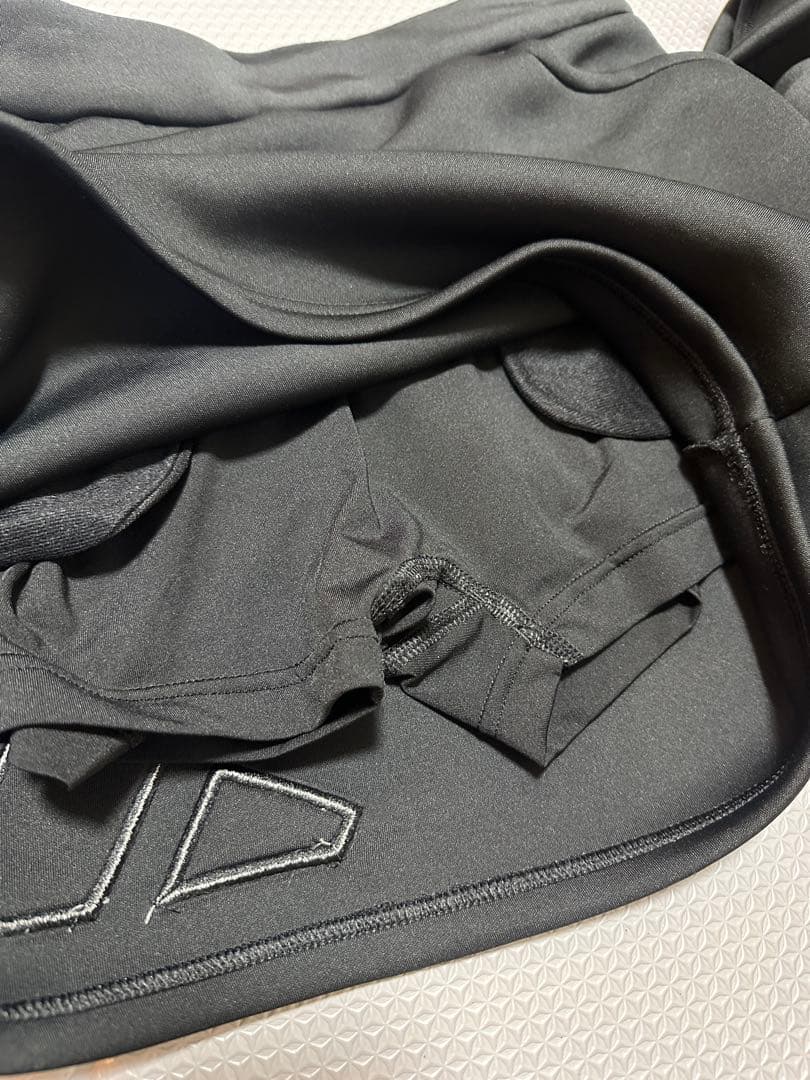 専用 アディダスadidas ダンボールニット パーカー、スカート上下セット