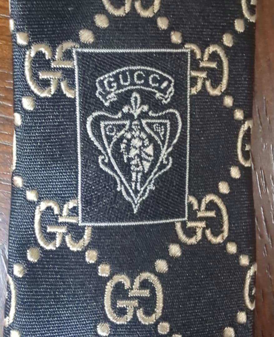 GUCCI GGロゴ　紋章入りシルクネクタイ