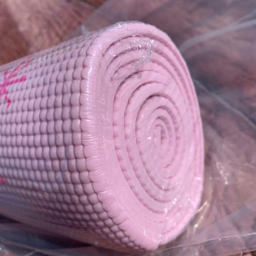 ハロー　キティ　ヨガマット　バランスボール　空気入れ