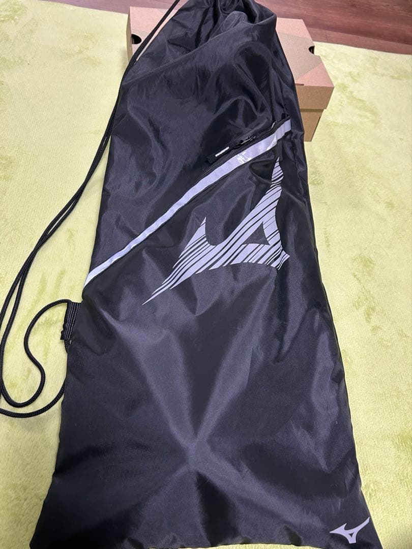 MIZUNO 軟式用前衛テニスラケットです。