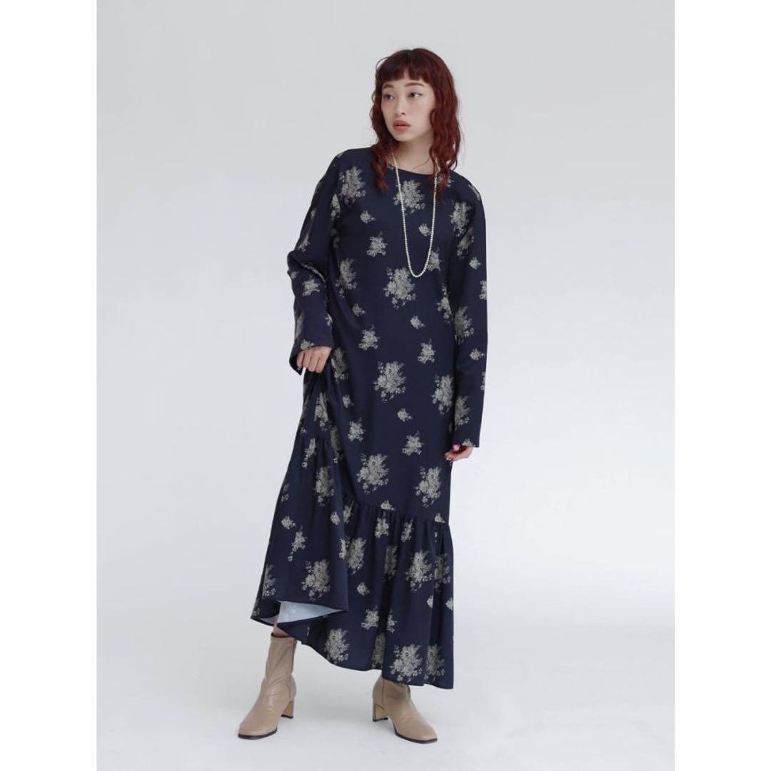 ヤマダヤ RADIATE ラディエイト 刺繍プリントフレアヘムワンピース