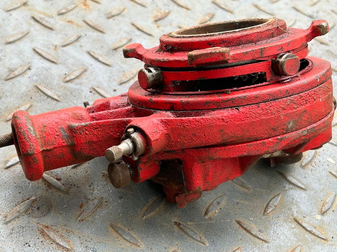 曽根工業 手動パイプねじ切り機 ケース付 SMS SRB NO.1 .1/2