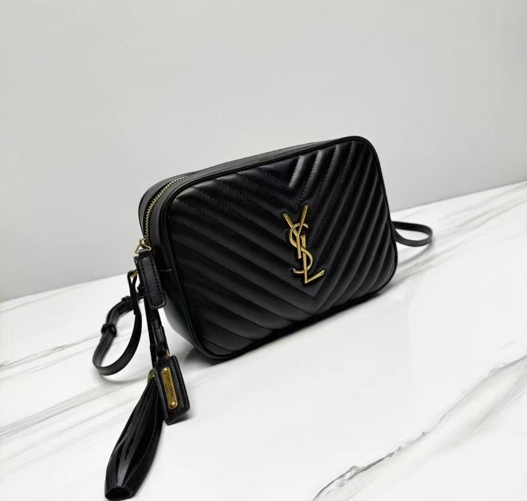 SAINT LAURENT オブリークレザーショルダーバッグ23x16x6cm