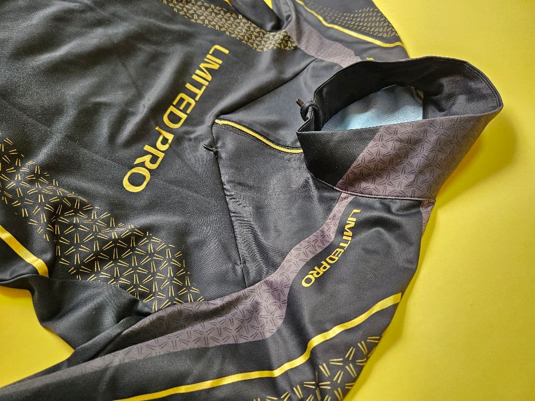 シマノ リミテッドプロ ハーフジップシャツ 鮎 ヤマメ 渓流 本流 磯 釣り