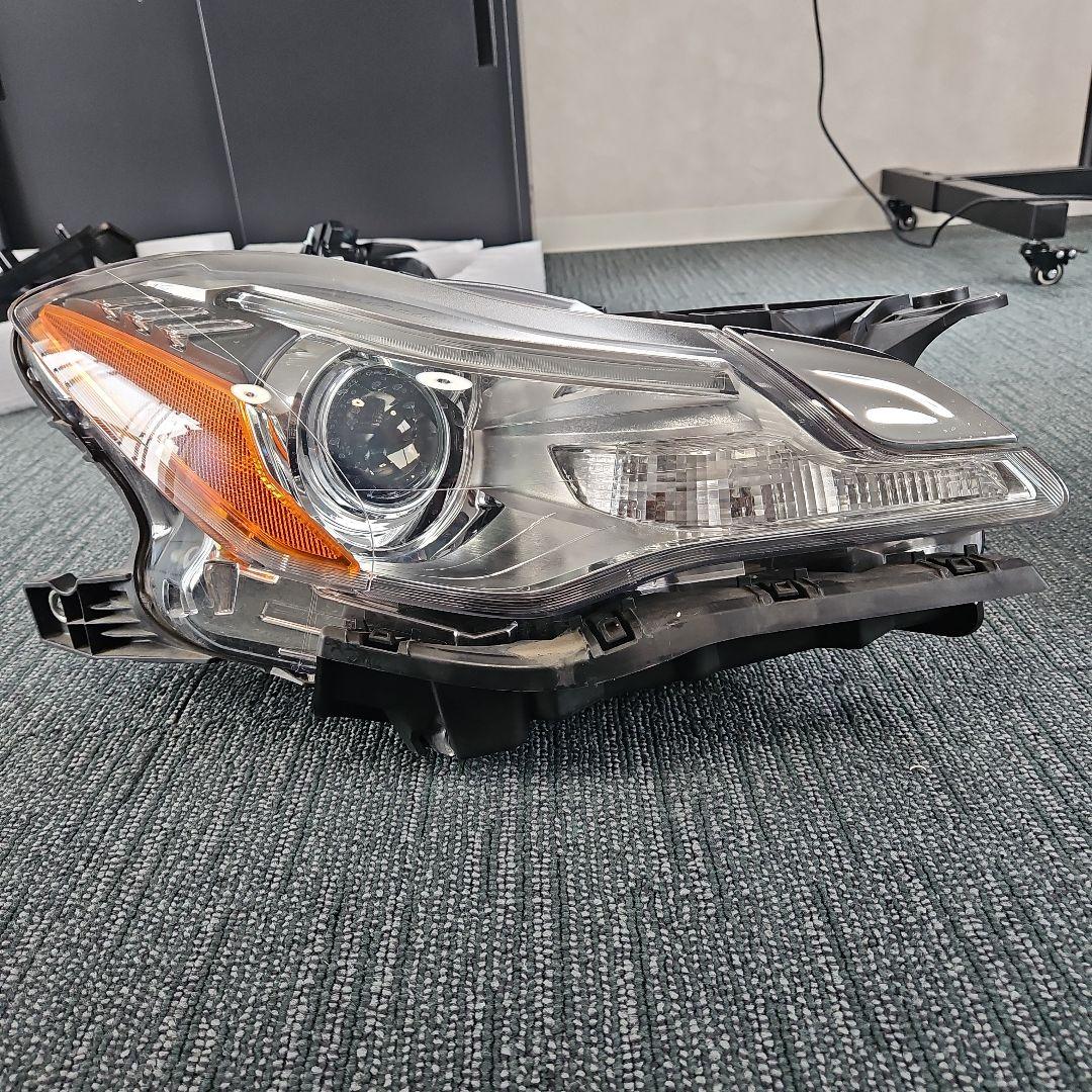 マセラティ　クワトロポルテ　ヘッドライト　純正