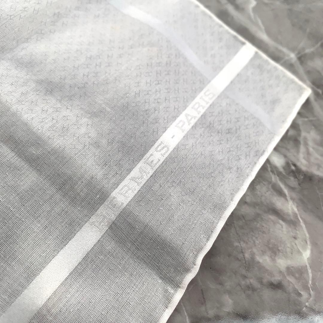 HERMES ポケットチーフ ハンカチーフ エルメス カレ ホワイト シルク