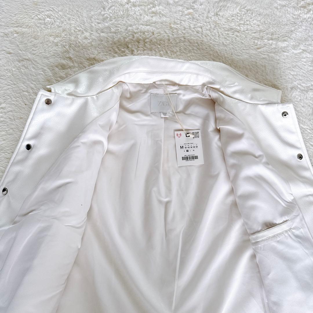 新品タグ付き✨【ZARA】光沢フェイクレザージャケット オフホワイト Mサイズ