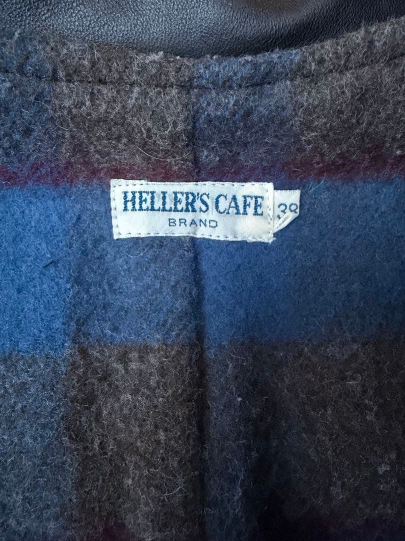 HELLER'S CAFE カーコート