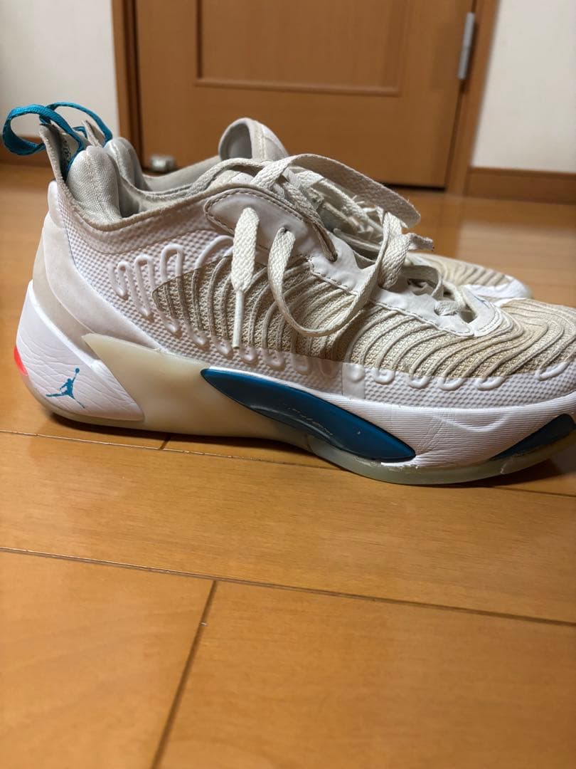 Jordan バスケットボールシューズ ホワイト/ブルー　ルカ1