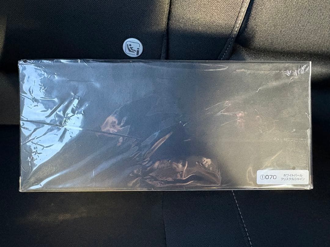 トヨタ　ハリアー　ホワイト　カラーサンプル