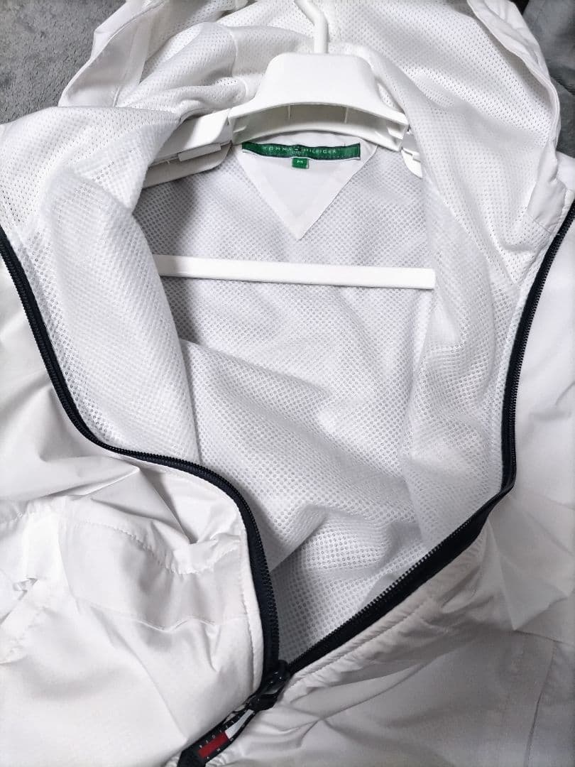 トミーヒルフィガーゴルフ　ナイロン　パーカー　白