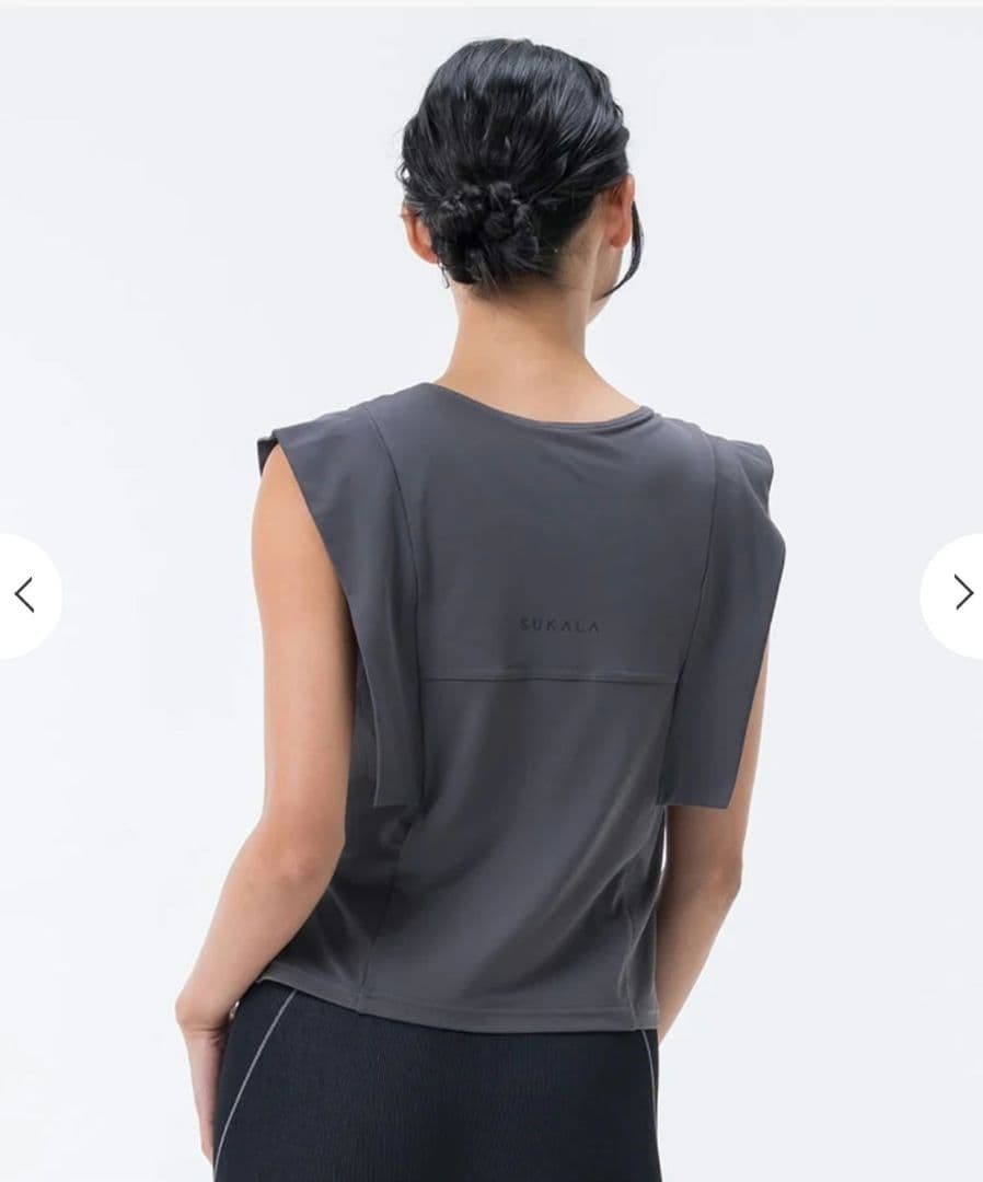 SUKALA カップ付きウイングショルダートップス　LAVA　Sサイズ