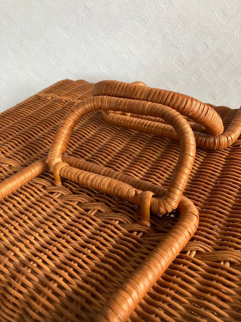 ◾️天然素材×◾️クラシカル造形｜四角い◾️アンティークピクニックバスケット