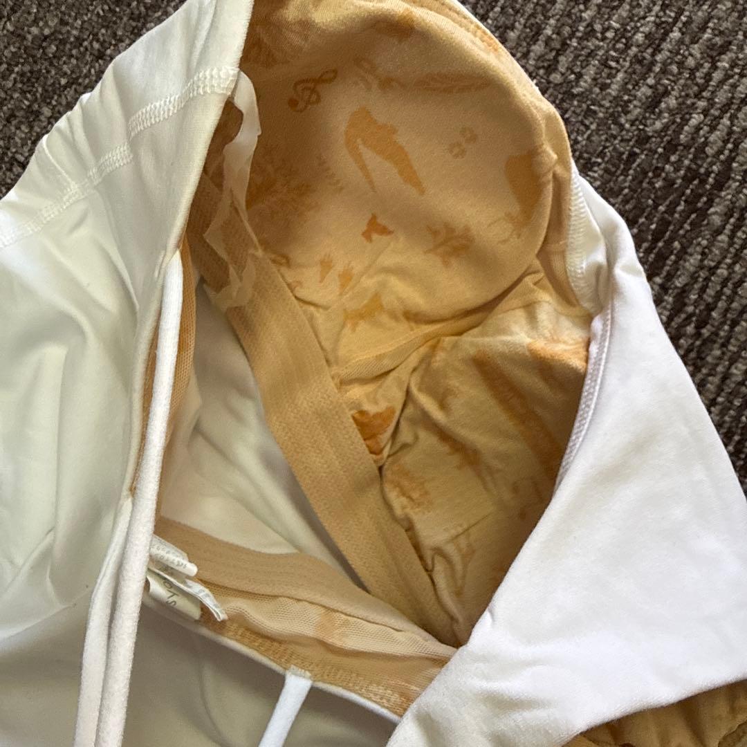 イージーヨガ　ホワイト　ワンショルダーヨガウェア