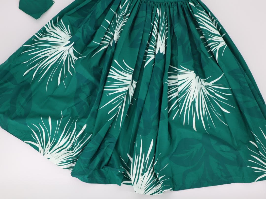 【フラダンス用衣装 美品】グリーン＆ホワイト ハワイアン ワンピース ドレス 緑