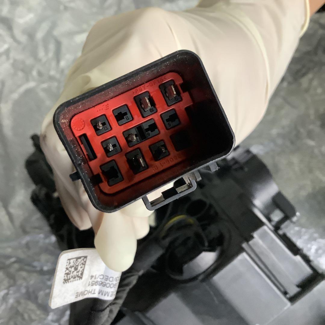 ボルボ　純正ヘッドライト