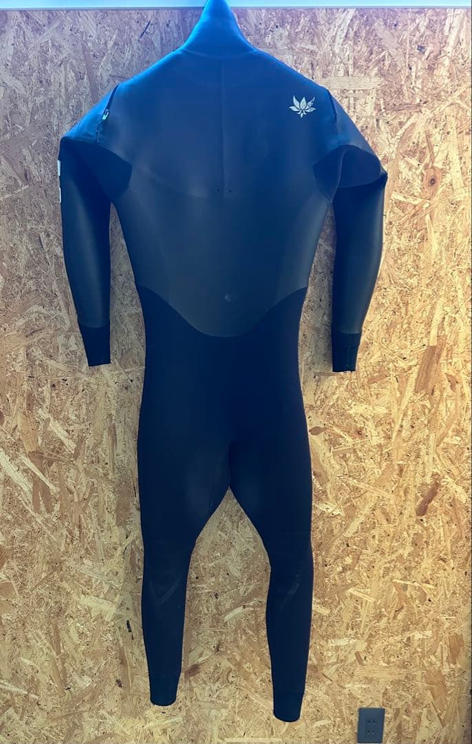 Axxeclassic Hybrid-Uzip 4/3mmセミドライ 全身裏起毛