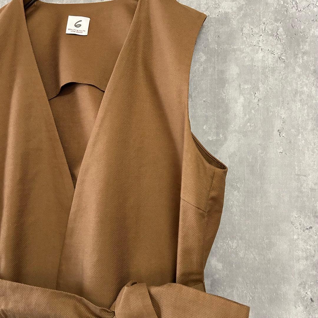 新品6ROKUBEAUTY&YOUTHベージュラップベストシンプルながら存在感