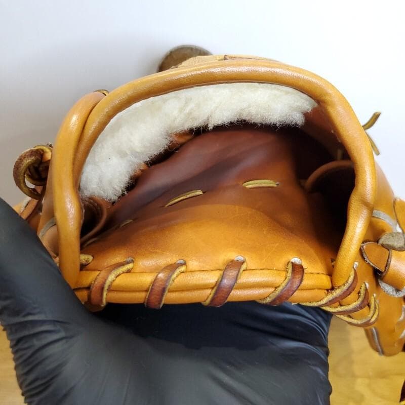 アンダーアーマー 金子千尋モデル 廃盤品 激レア 美品 投手用 硬式グローブ