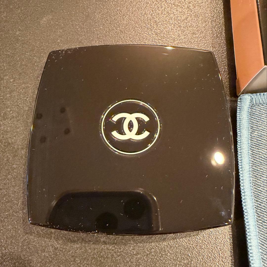 限定　CHANEL レ キャトル オンブル　29