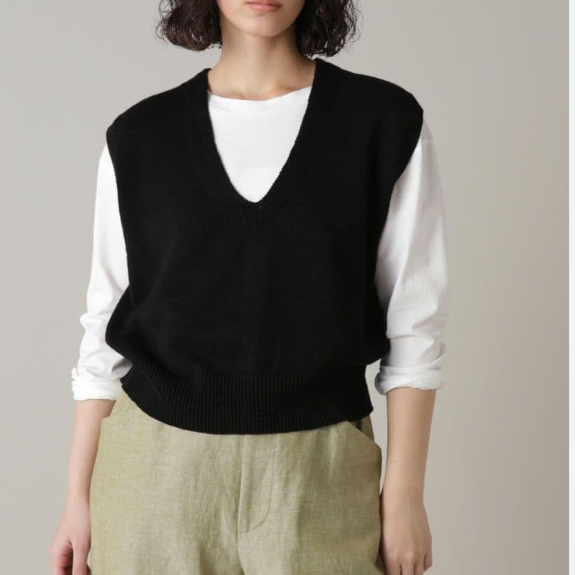 美品 マーガレットハウエル 2024SS コットン リネン Vネック ベスト