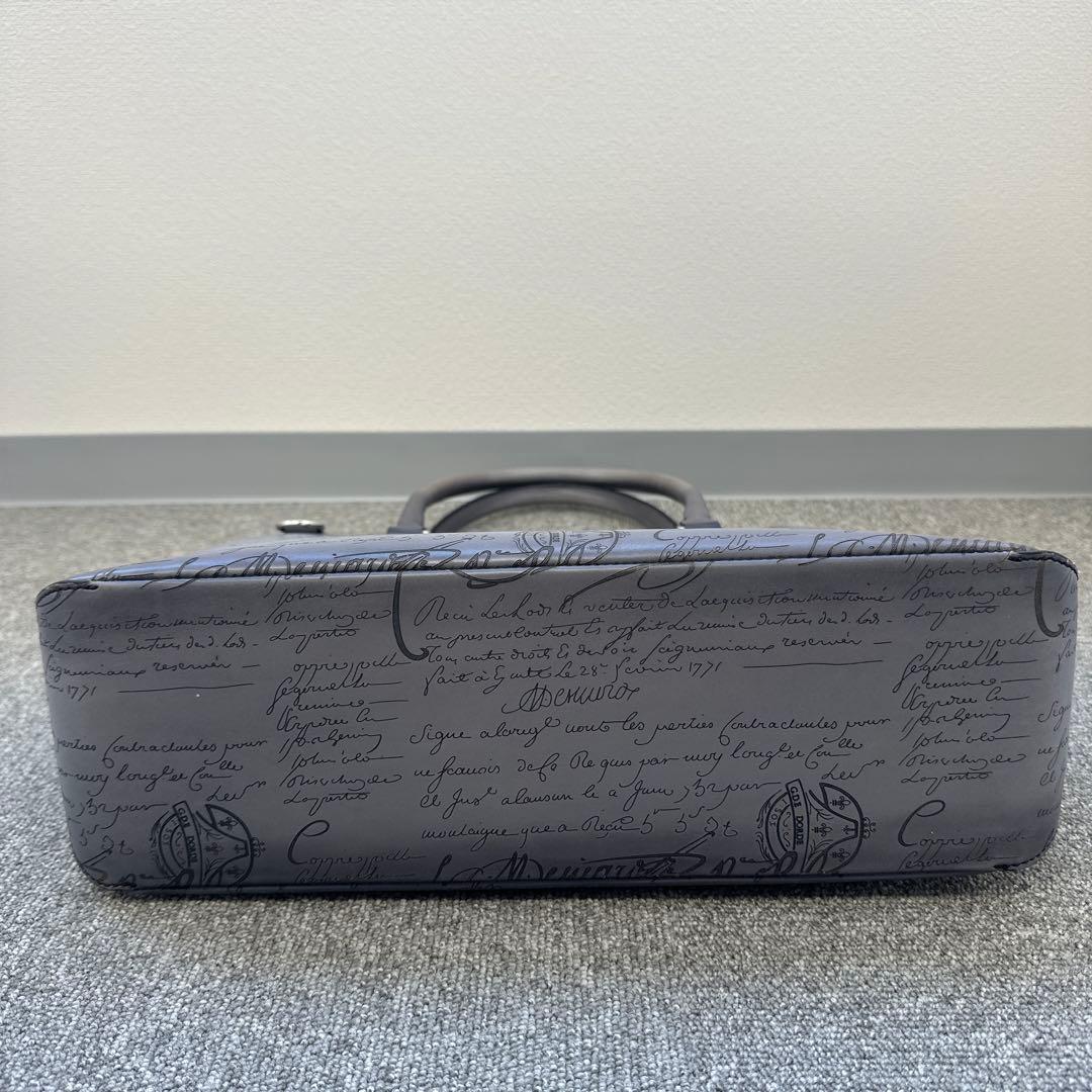 【本日限定価格】ベルルッティトゥジュール ミニ スクリットレザートート