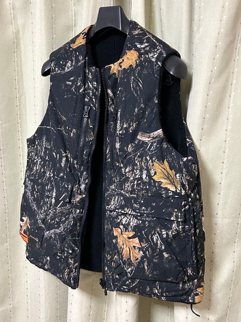 ジャケット・アウター TIGHTBOOTH BULLET CAMO REVERS IBLE VEST