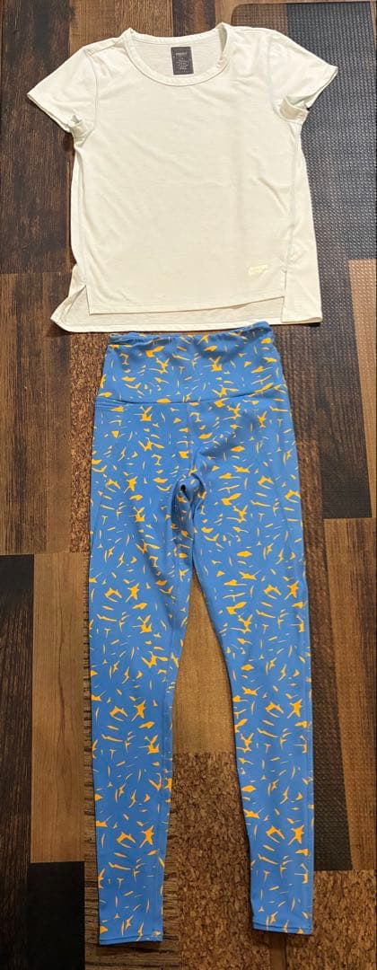 新品同＆極美　エミヨガ　ヨガウェア＆Tシャツ　水色×オレンジ　サイズ0