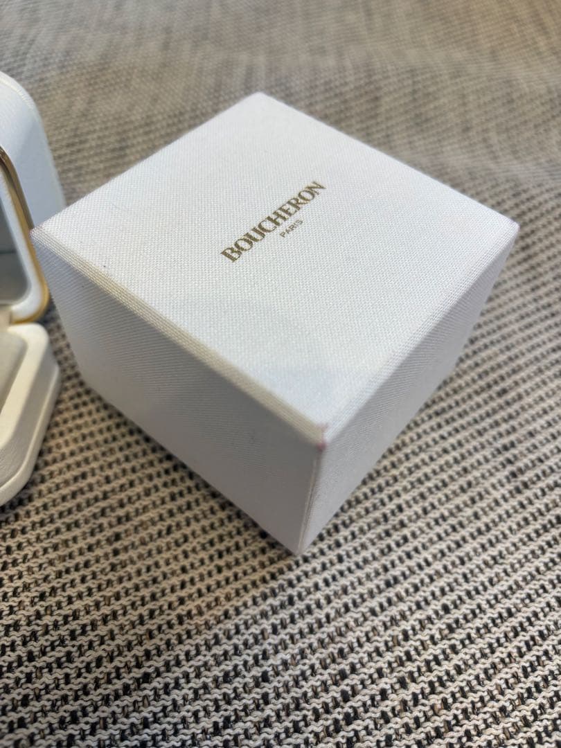 [美品]BOUCHERON リングケース　一本用　紙袋付き