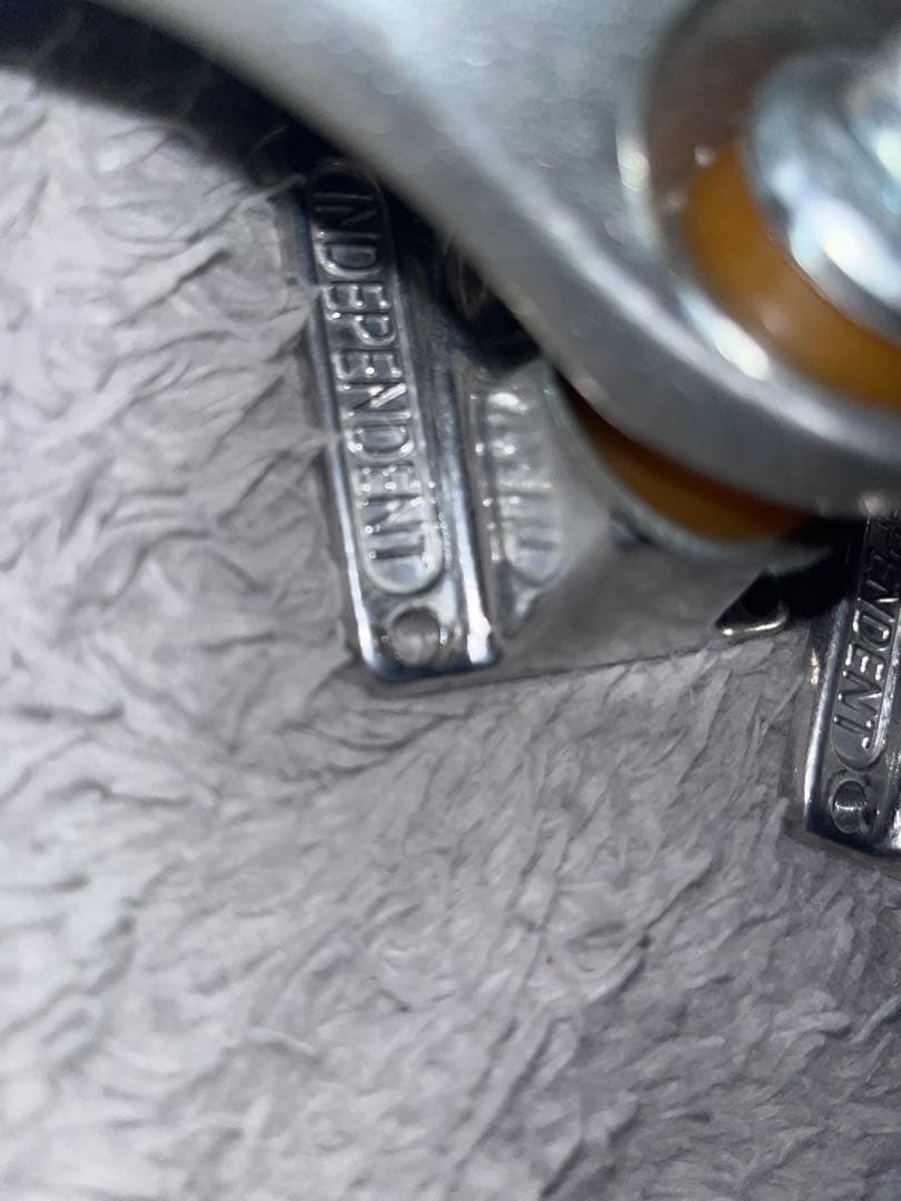 INDEPENDENT 139 low TRUCK シルバー スケボートラック