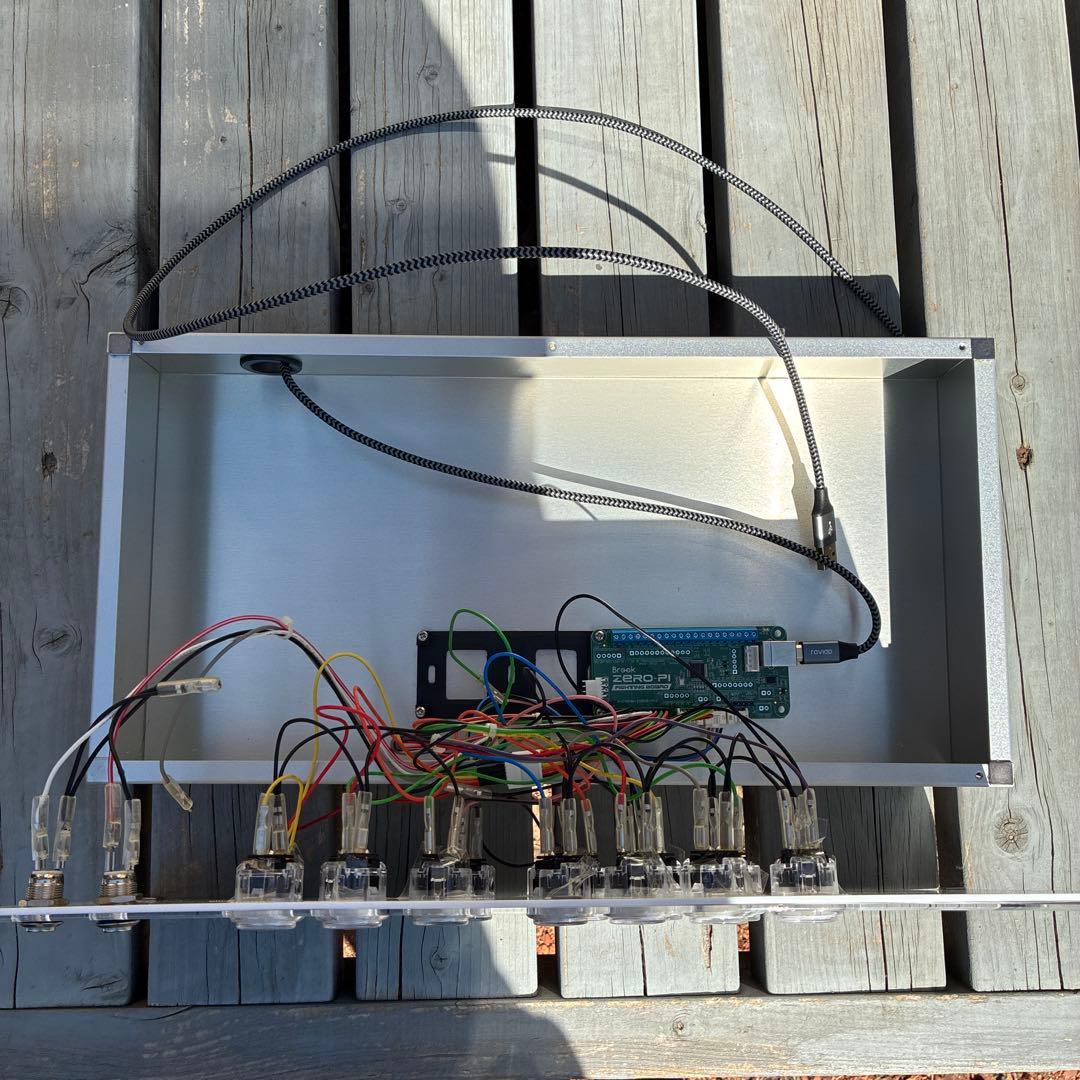 アーケードコントローラ　アケコン　自作品？　GRAVITYボタン