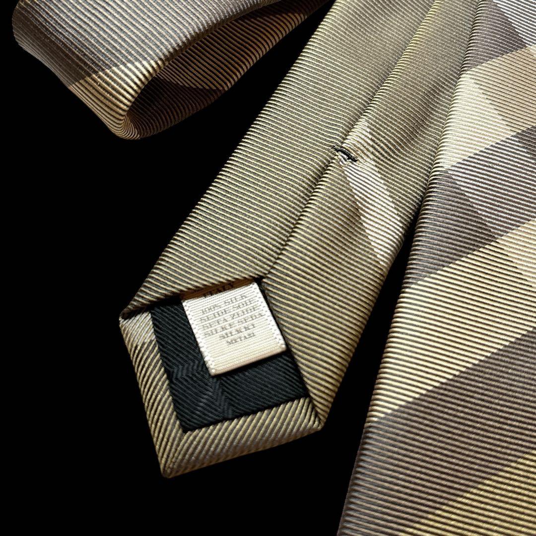 未使用近い BURBERRY ノバチェック ネクタイ カーキ ベージュ