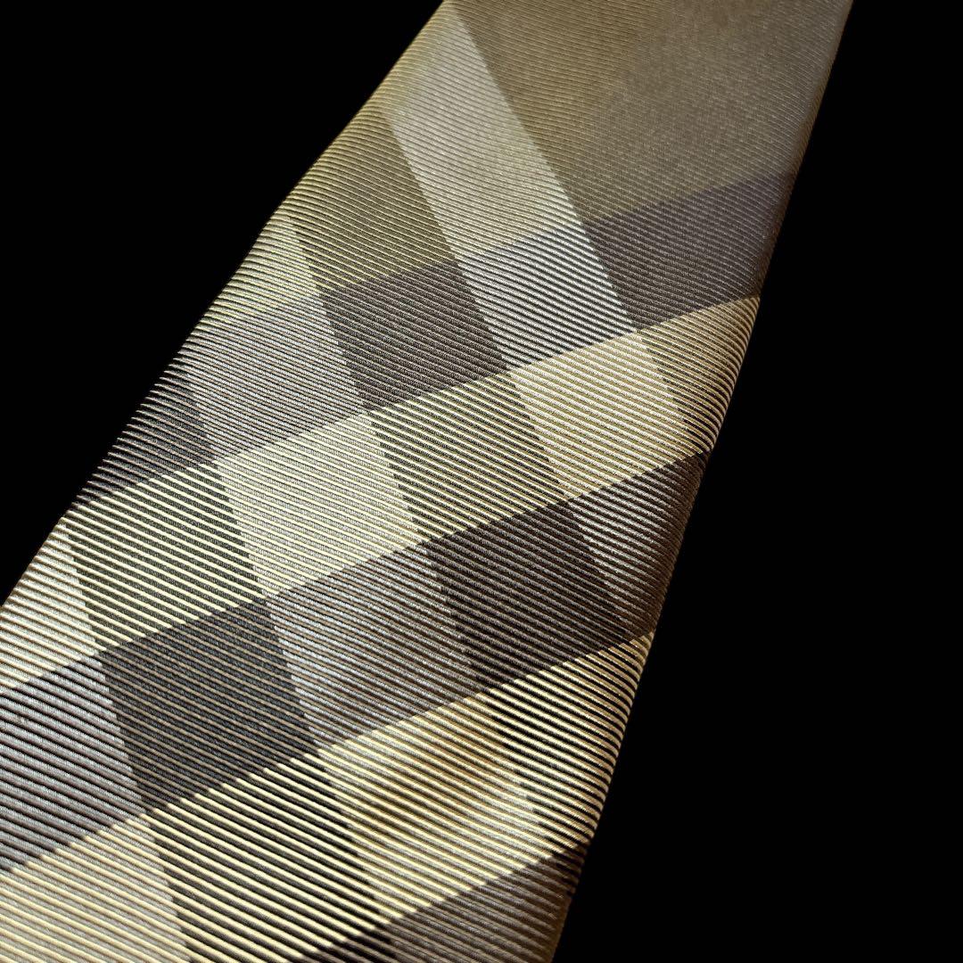 未使用近い BURBERRY ノバチェック ネクタイ カーキ ベージュ