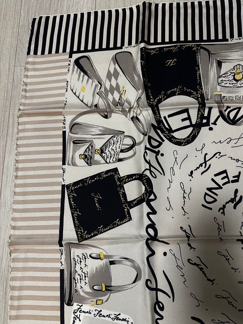 Fendi バッグデザイン スカーフ 85✖️85