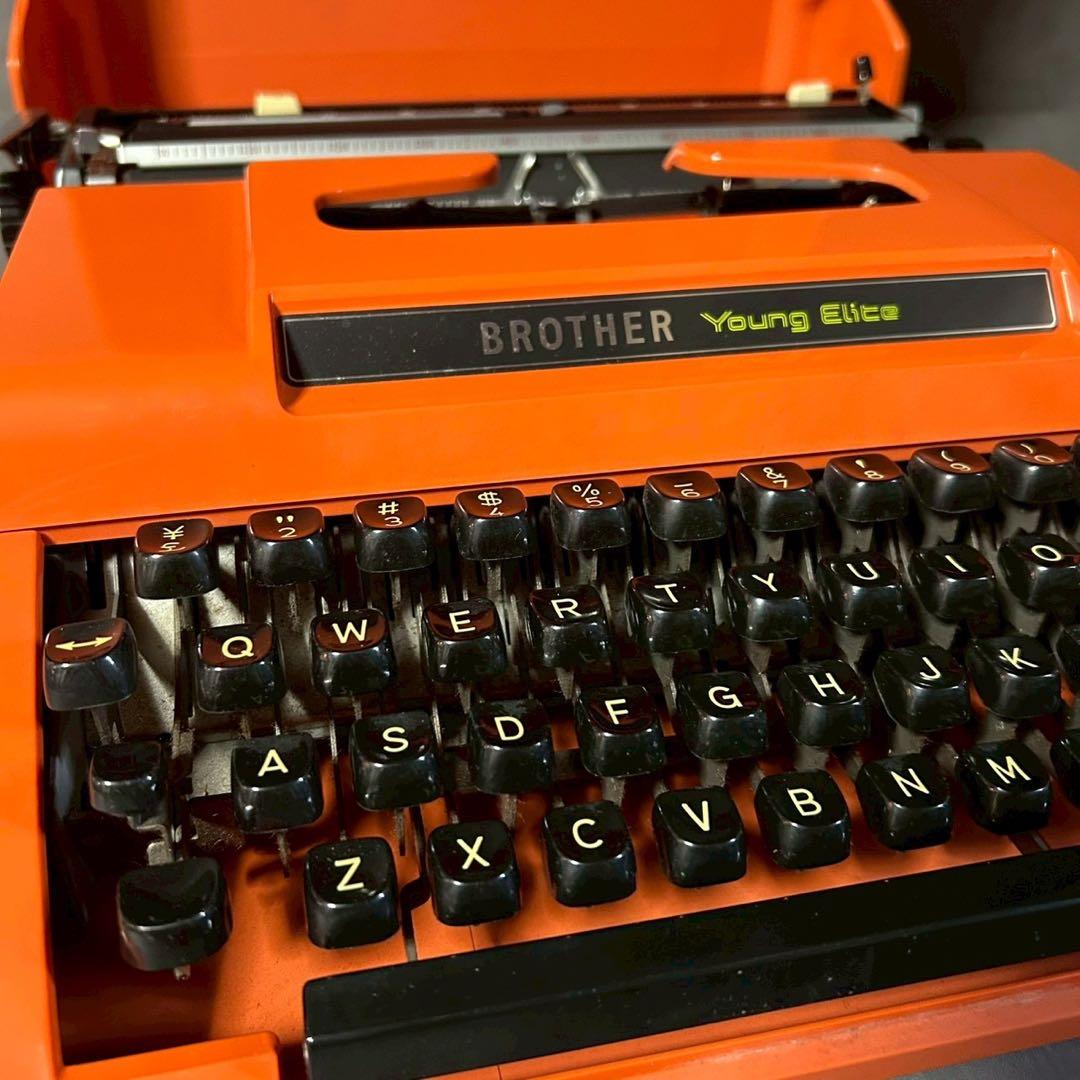 BROTHER タイプライター オレンジ レトロ アンティーク ブラザー 昭和