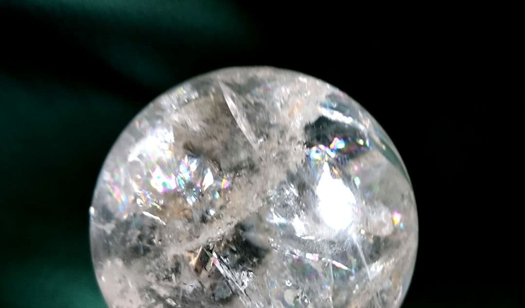 80mmサイズ！極上ヒマラヤ産レインボー水晶玉　アイリスクォーツ